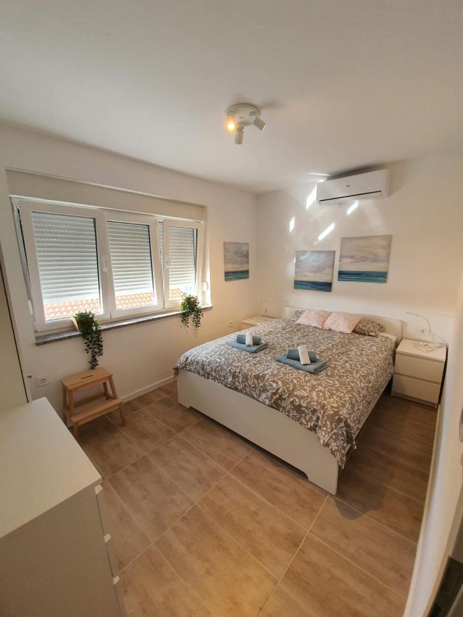 Apartment Gordon Малий Лошинь Екстер'єр фото