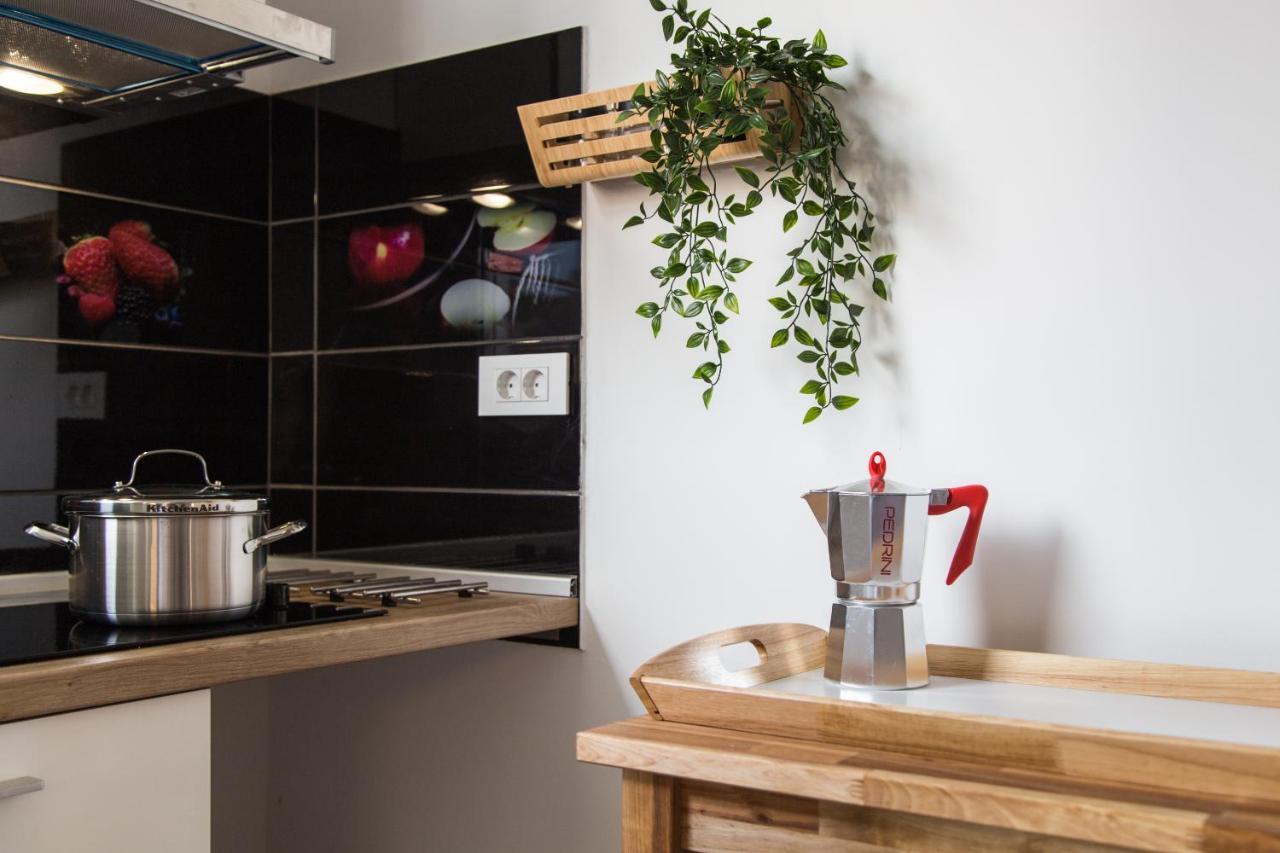 Apartment Gordon Малий Лошинь Екстер'єр фото