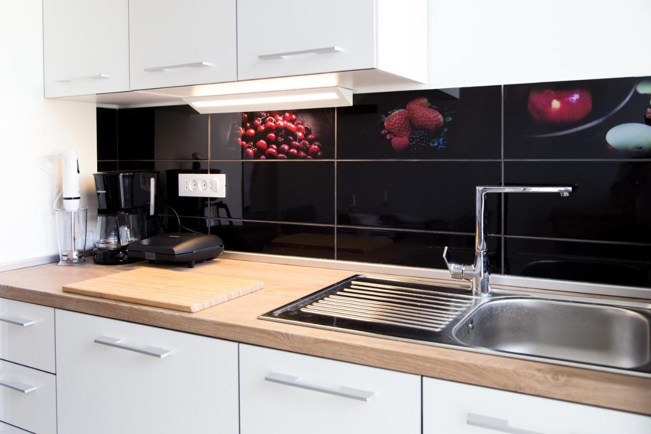 Apartment Gordon Малий Лошинь Екстер'єр фото