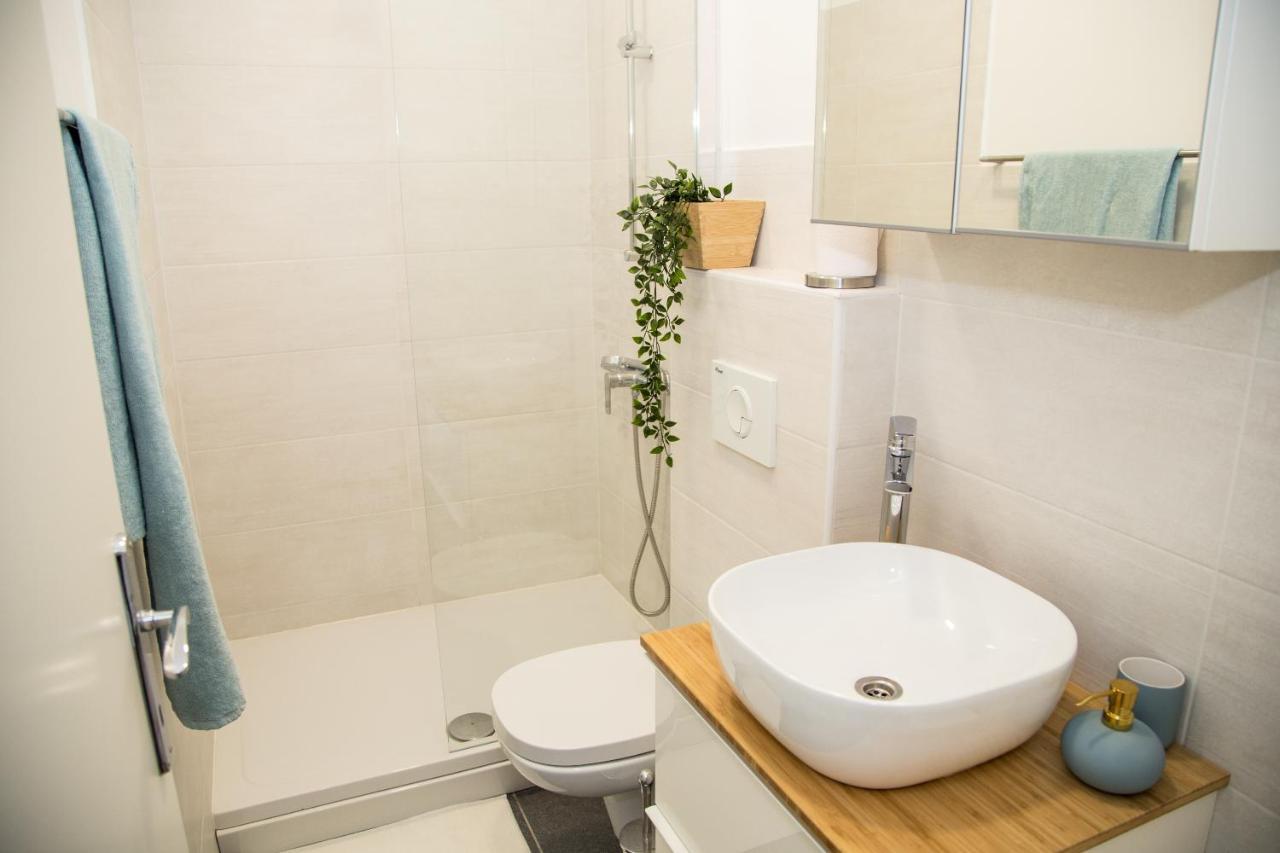 Apartment Gordon Малий Лошинь Екстер'єр фото